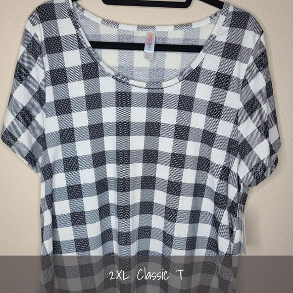 LuLaRoe Classic Tee 2XL Plaid Black White NEW - Picture 1 of 1
